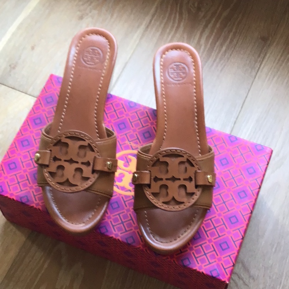 Women’s wedge sandal